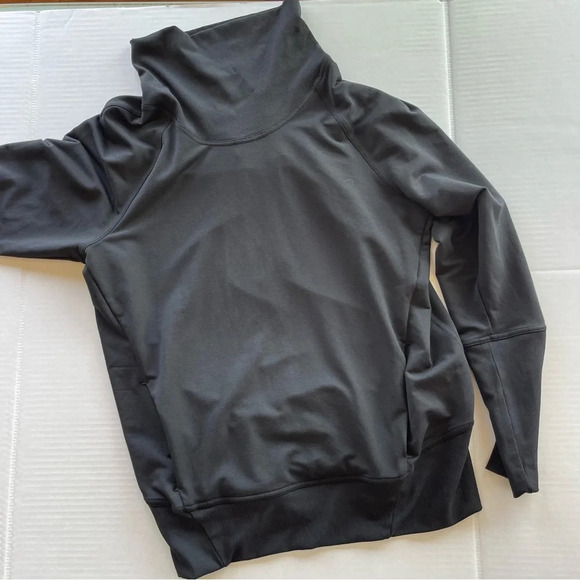 Lululemon Black Turtle Neck Sweatshirt With Canguroo Pocket . - Picture 4 of 7